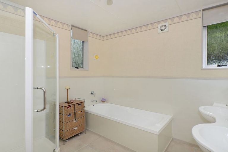 Photo of property in 15 Rugby Place, Te Kamo, Whangarei, 0112