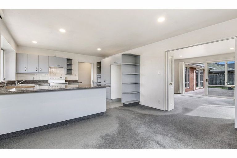 Photo of property in 1/123a Withells Road, Avonhead, Christchurch, 8042