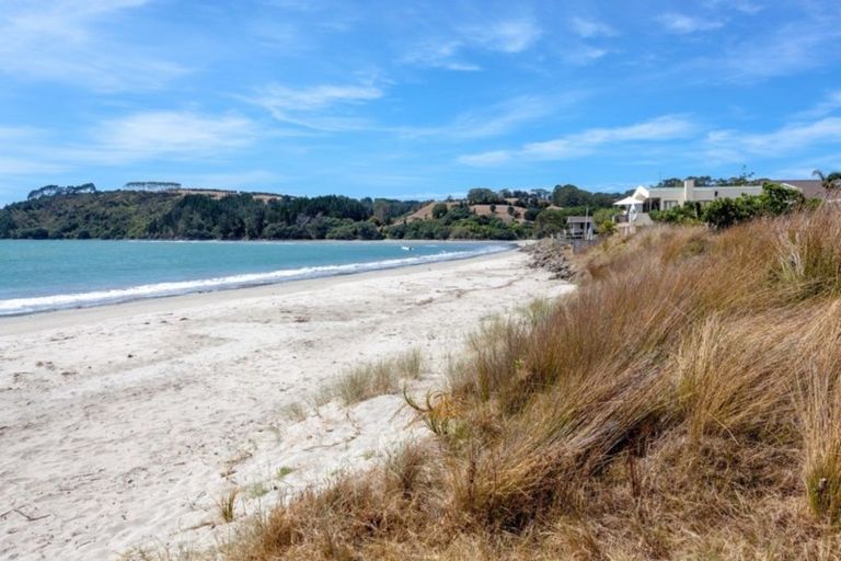 Photo of property in 113 Captain Cook Road, Cooks Beach, Whitianga, 3591