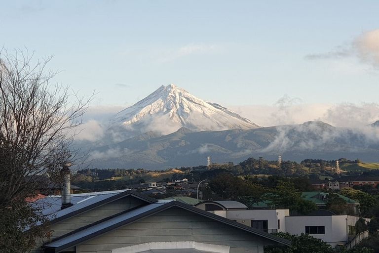 Photo of property in 12 Harriet Place, Spotswood, New Plymouth, 4310