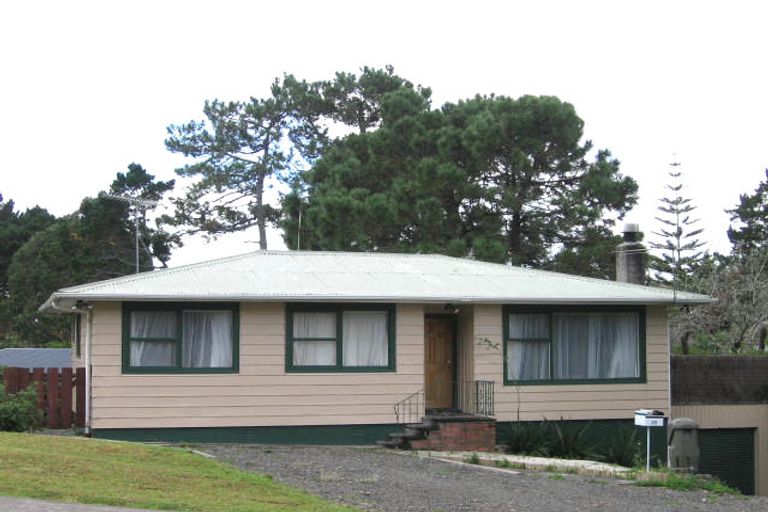 Photo of property in 25 Glendene Avenue, Glendene, Auckland, 0602