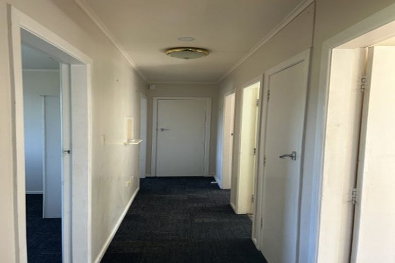 Photo of property in 12 Huntingdon Street, Northland, Wellington, 6012