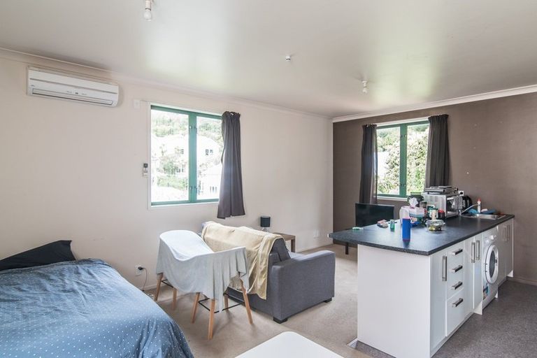 Photo of property in 1 Mortimer Terrace, Aro Valley, Wellington, 6021