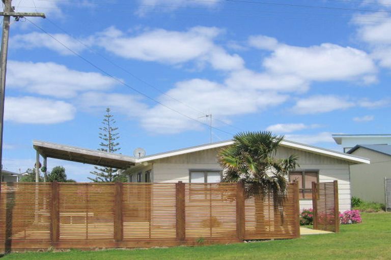 Photo of property in 1 Ayr Street, Waihi Beach, 3611