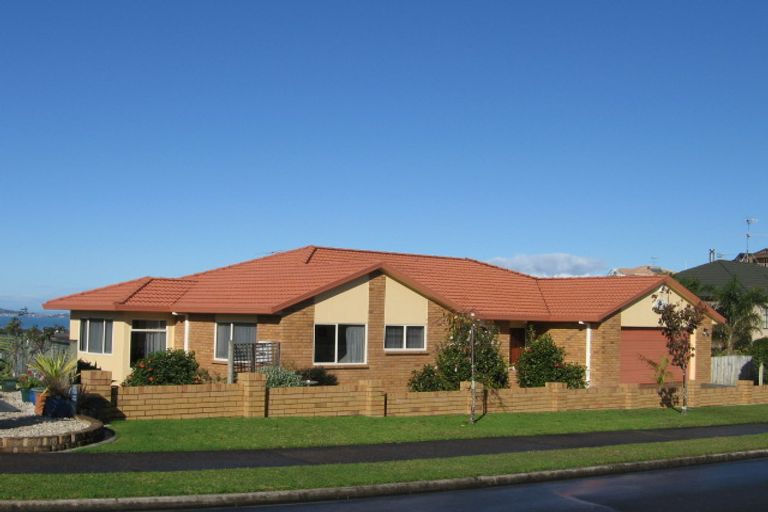 Photo of property in 4 Astor Place, Orewa, 0931