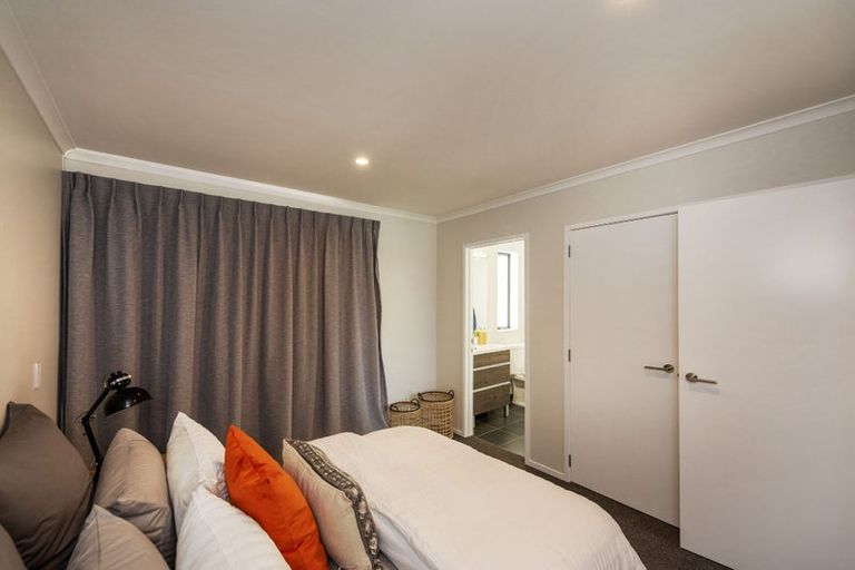 Photo of property in 81 Glidepath Road, Hobsonville, Auckland, 0616