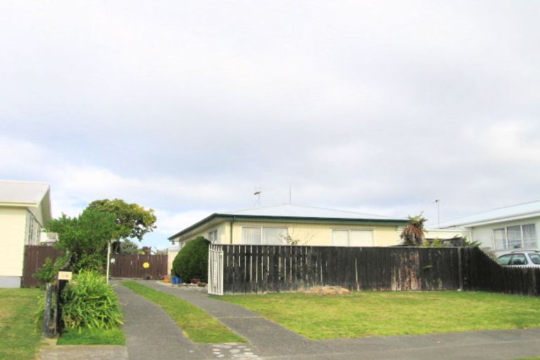 Photo of property in 2/35 Robinson Crescent, Tamatea, Napier, 4112