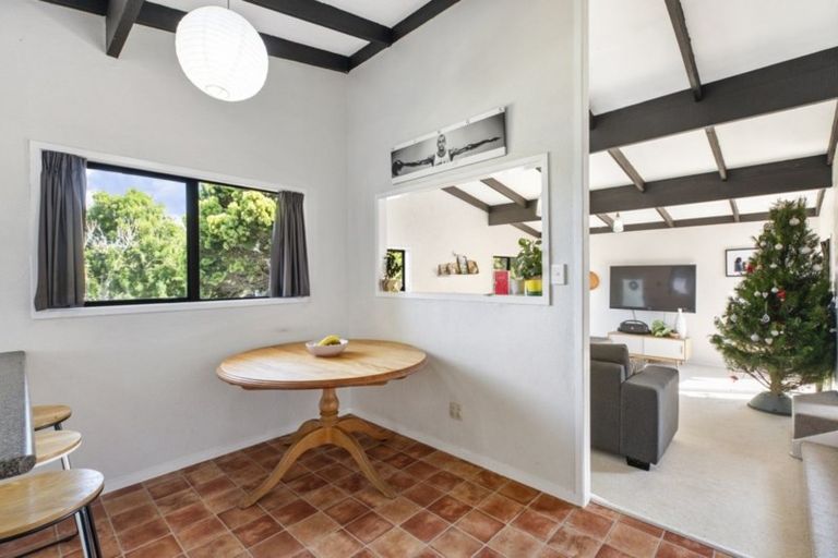 Photo of property in 54 Everglade Drive, Goodwood Heights, Auckland, 2105