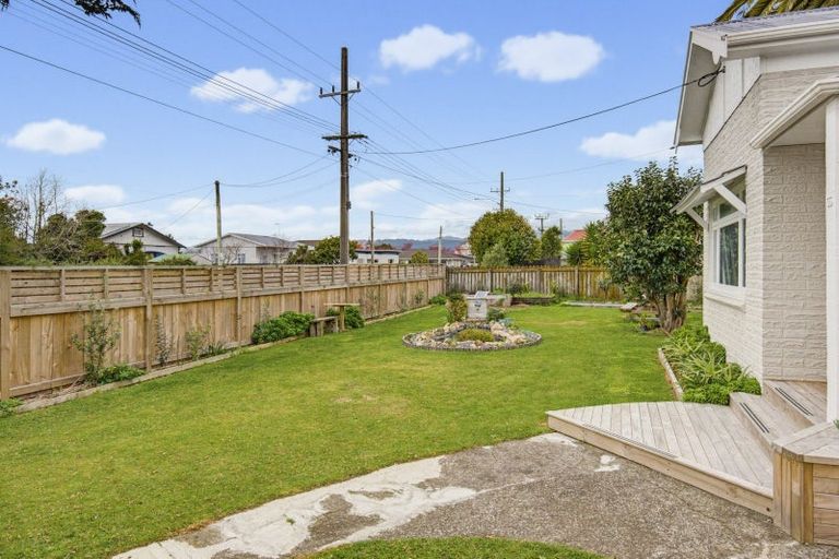 Photo of property in 55 Mako Mako Road, Levin, 5510