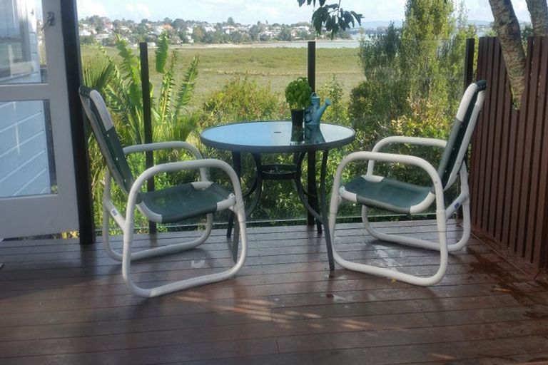 Photo of property in 97 Eversleigh Road, Belmont, Auckland, 0622