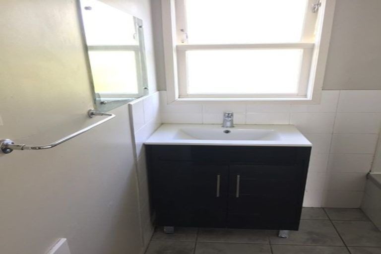 Photo of property in 45 Waipani Road, Te Atatu Peninsula, Auckland, 0610