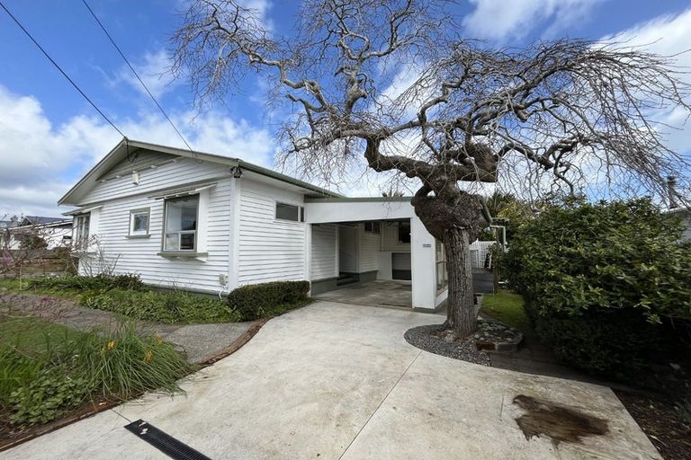 Photo of property in 43 Dorset Avenue, Westown, New Plymouth, 4310