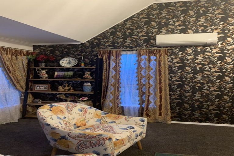 Photo of property in 27 Paddington Grove, Karori, Wellington, 6012