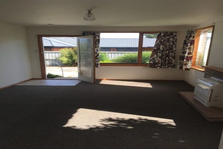 Photo of property in 2/124 Wilsons Road South, Saint Martins, Christchurch, 8022