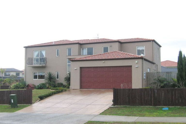 Photo of property in 2 Glastry Close, East Tamaki Heights, Auckland, 2016