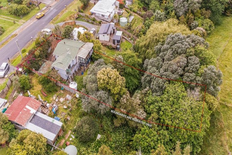 Photo of property in 50 Bays Road, Orere Point, Papakura, 2585