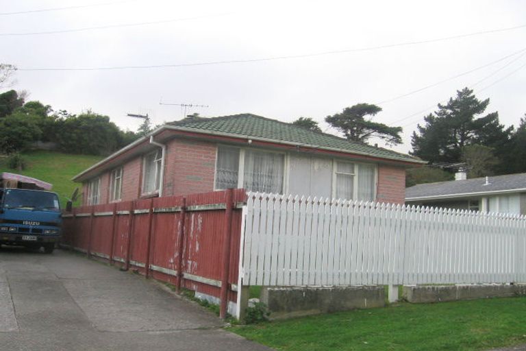 Photo of property in 21 Thompson Grove, Ranui, Porirua, 5024