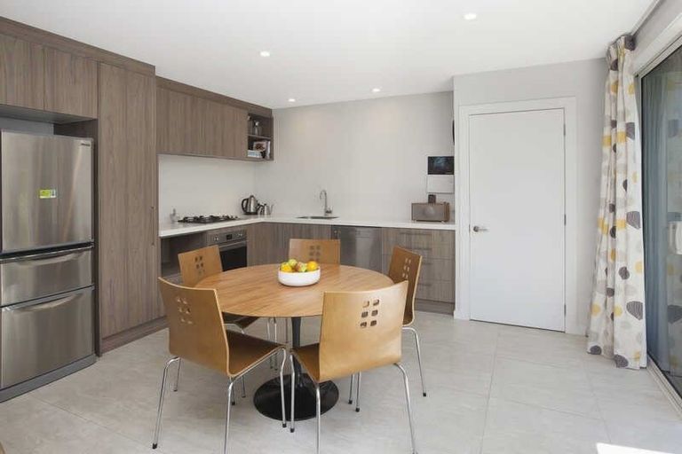 Photo of property in 2/10 Stoneyhurst Street, St Albans, Christchurch, 8014