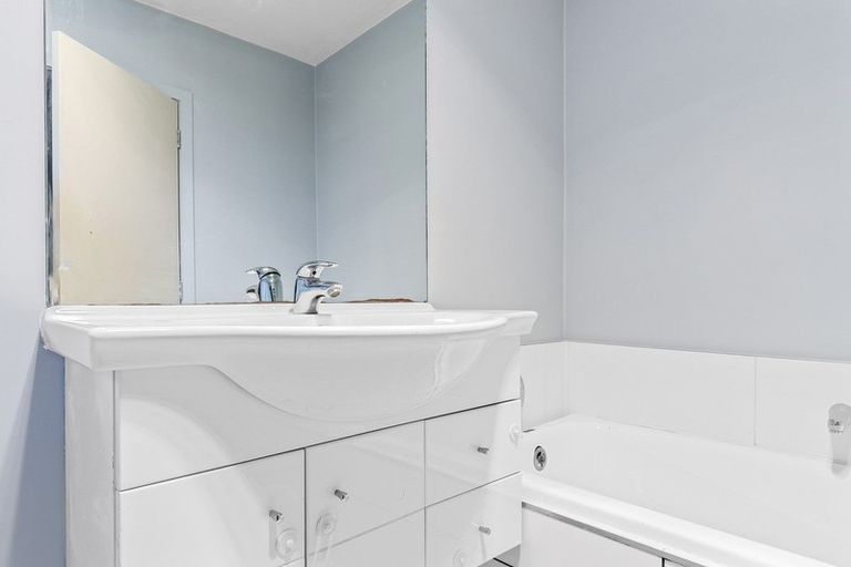 Photo of property in 4 Saint Heliers Crescent, Aranui, Christchurch, 8061