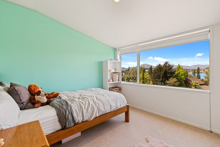 Photo of property in 53 Sargood Drive, Wanaka, 9305