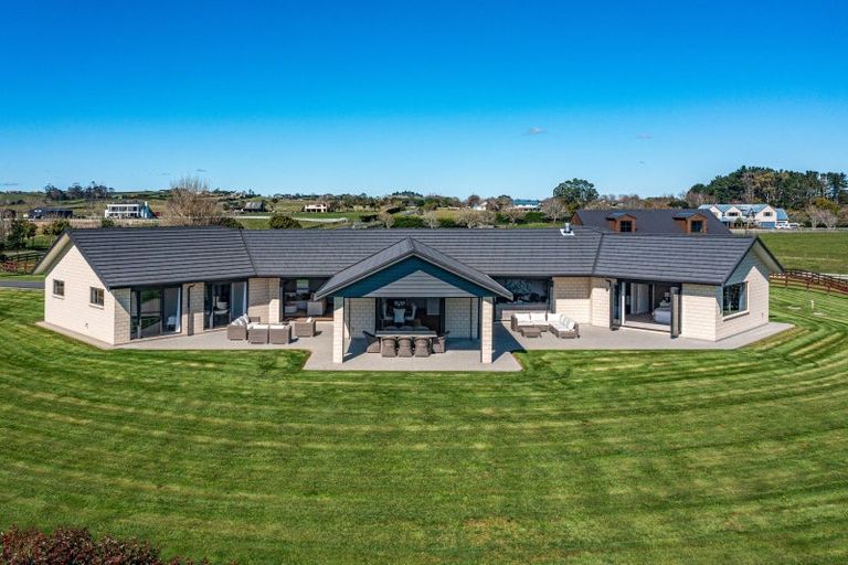 Photo of property in 80 Ewen Place, Karaka, Papakura, 2580