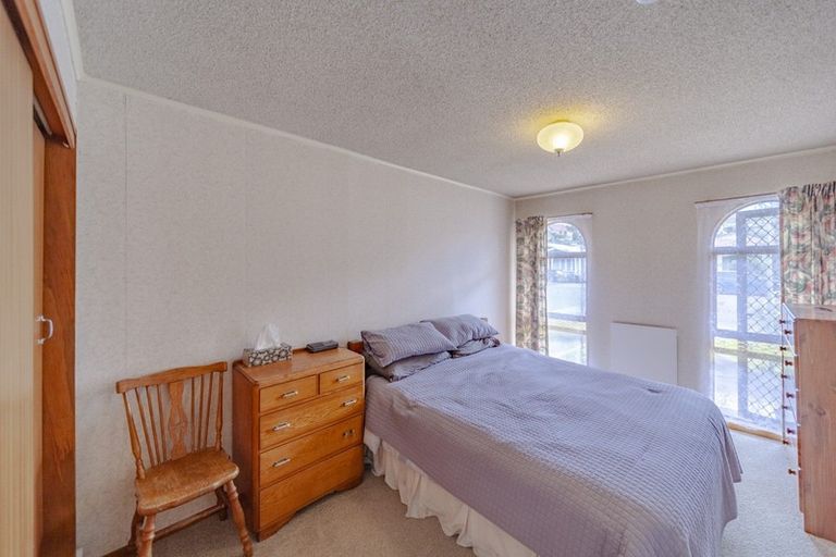 Photo of property in 5 Waverley Street, Waipawa, 4210