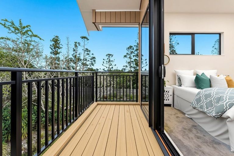 Photo of property in 26 Curtiss Circle, Hobsonville, 0618