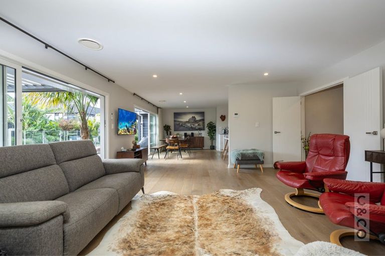 Photo of property in 212 Matua Road, Kumeu, 0810