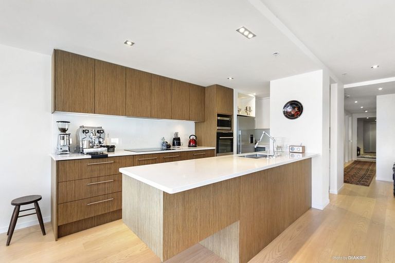 Photo of property in 1w/150 Oriental Parade, Oriental Bay, Wellington, 6011