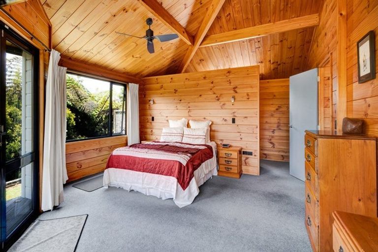 Photo of property in 125 Wairau Road, Oakura, 4314