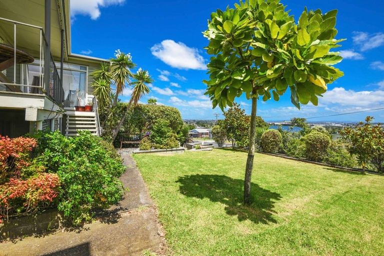 Photo of property in 12 Lewis Road, Pakuranga, Auckland, 2010