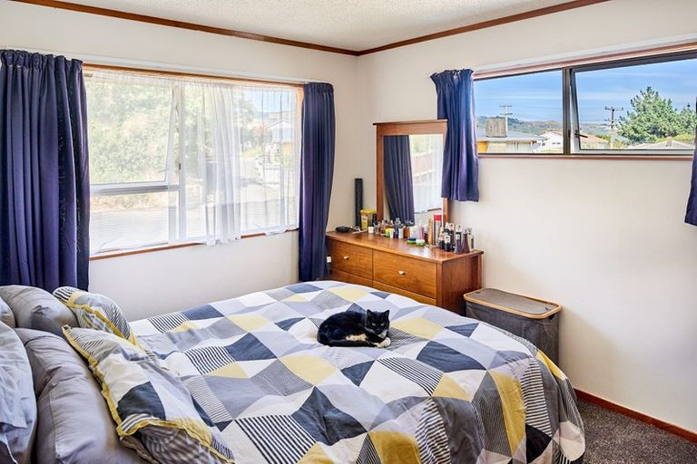 Photo of property in 1 Forglen Place, Tawa, Wellington, 5028