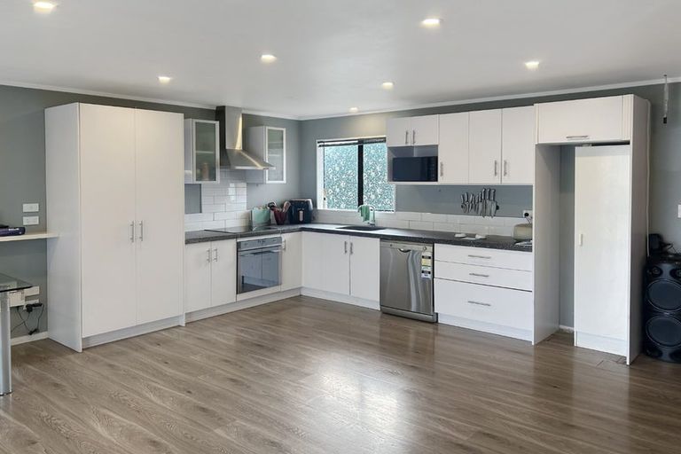Photo of property in 10 Kebbell Avenue, Levin, 5510