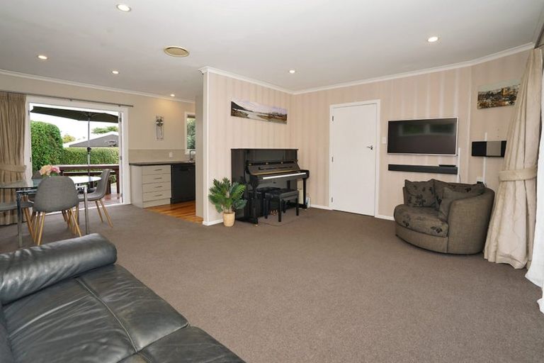 Photo of property in 18 Macmurdo Avenue, Glenview, Hamilton, 3206