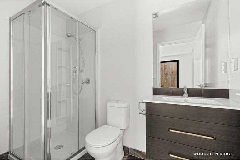 Photo of property in 38 Tokai Place, Glen Eden, 0602