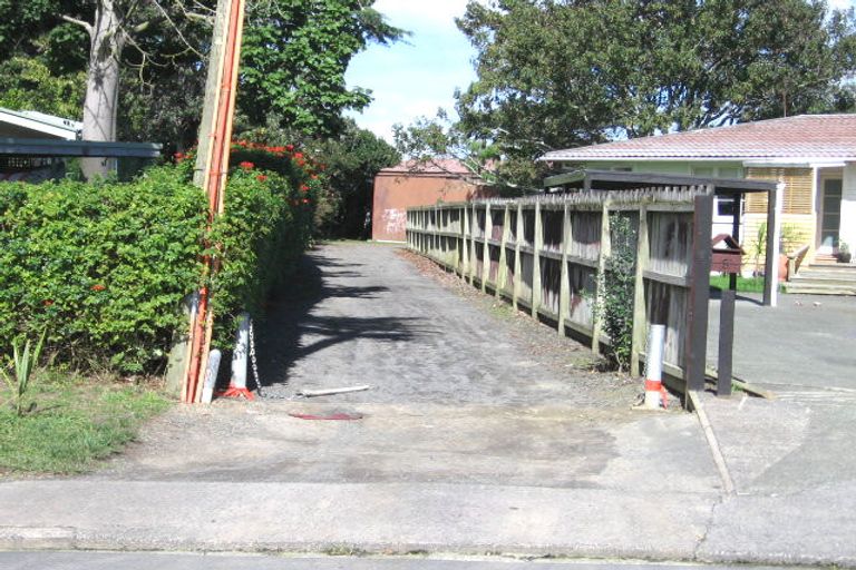 Photo of property in 1/6 Holman Road, Te Atatu Peninsula, Auckland, 0610