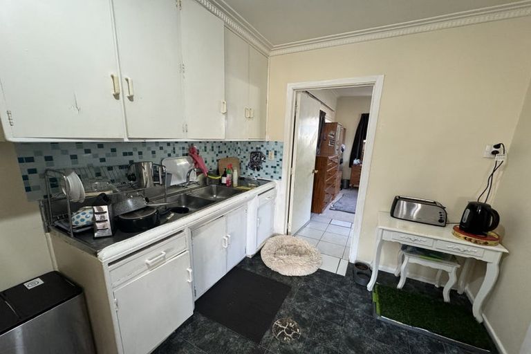 Photo of property in 1/3170 Great North Road, New Lynn, Auckland, 0600