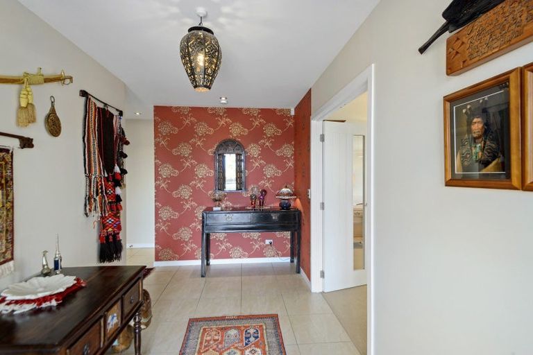 Photo of property in 1 Whitcombe Place, Darfield, 7571