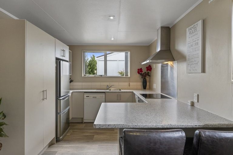 Photo of property in 70 Hyde Avenue, Richmond Heights, Taupo, 3330