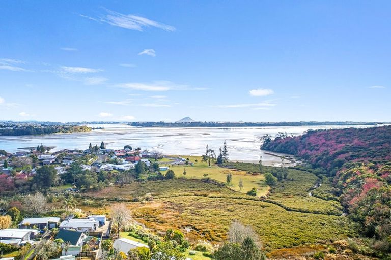Photo of property in 16 Dingadee Street, Welcome Bay, Tauranga, 3112