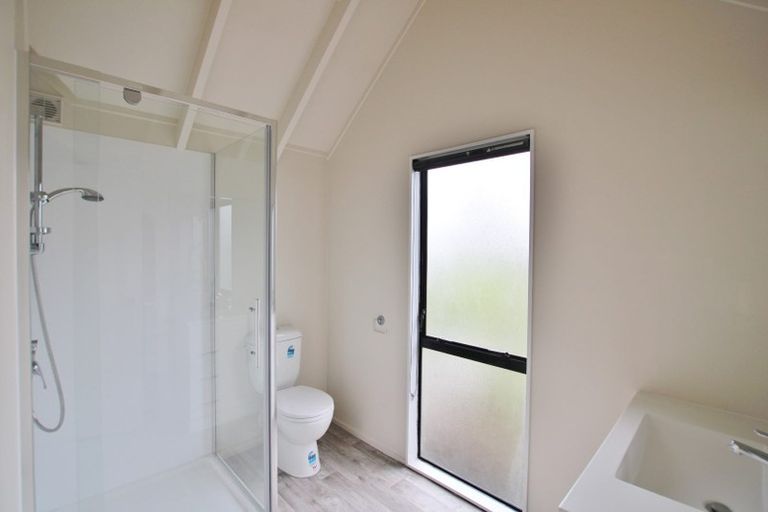 Photo of property in 23/24 Beswick Place, Birkdale, Auckland, 0626