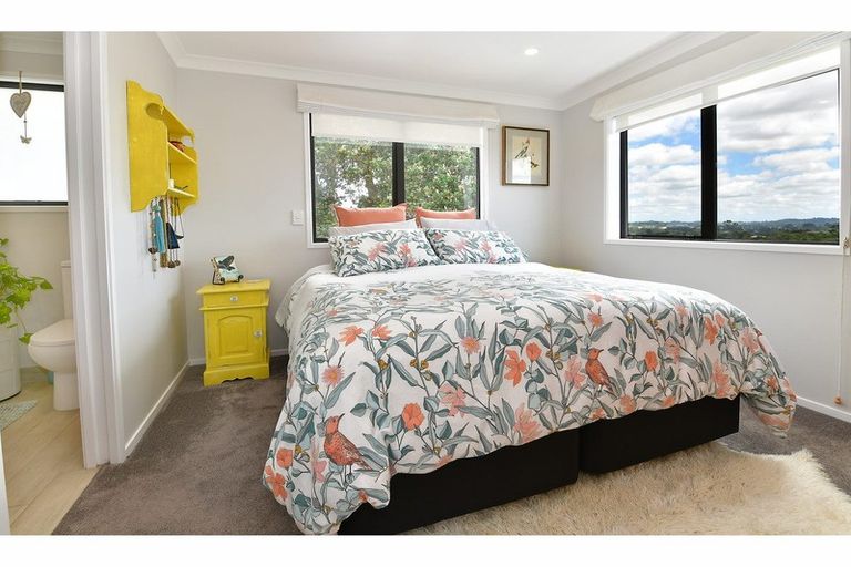 Photo of property in 6 Brian Crescent, Stanmore Bay, Whangaparaoa, 0932