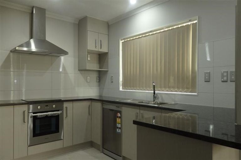 Photo of property in 12b Greers Road, Weymouth, Auckland, 2103