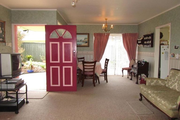 Photo of property in 2/136 Great South Road, Manurewa, Auckland, 2102