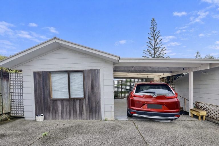 Photo of property in 2/260 Sunset Road, Windsor Park, Auckland, 0632