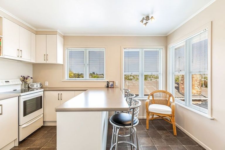 Photo of property in 46 Woodford Avenue, Henderson, Auckland, 0610