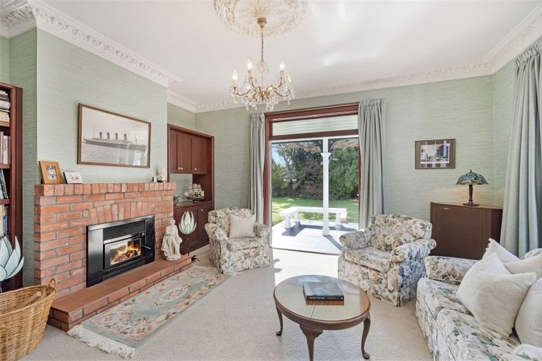 Photo of property in Chilcombe Homestead, 4 Medbury Terrace, Fendalton, Christchurch, 8041