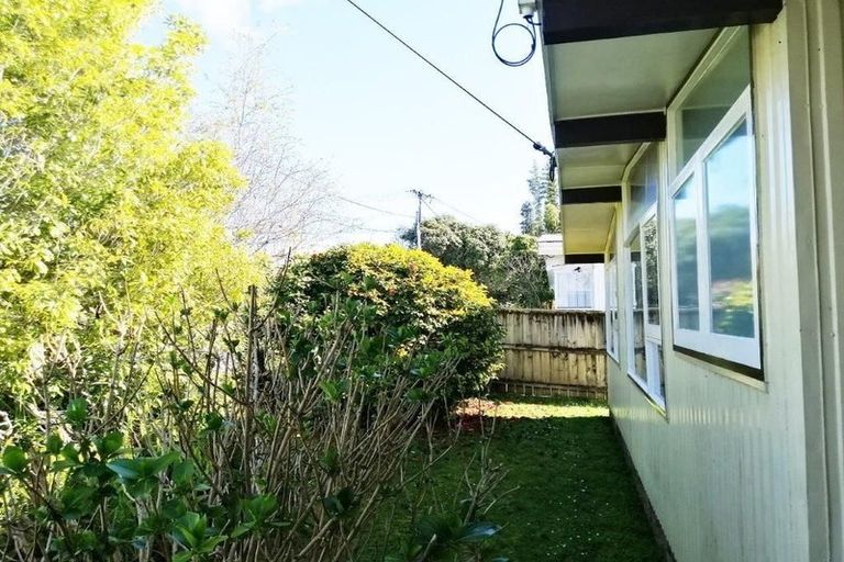 Photo of property in 10 Paramu Avenue, Birkdale, Auckland, 0626