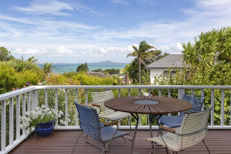 Photo of property in 1/3 Auld Street, Torbay, Auckland, 0630