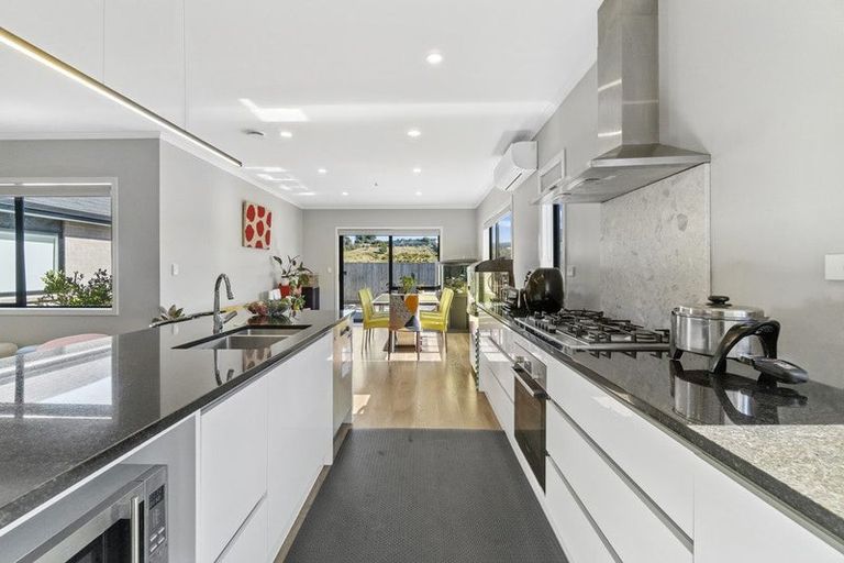 Photo of property in 15 Waikaka Place, Rototuna North, Hamilton, 3210